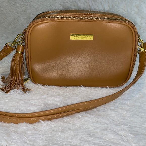 Joy & Iman Handbags - Joy & Man Leather Shoulder bag in Tan in almost new condition